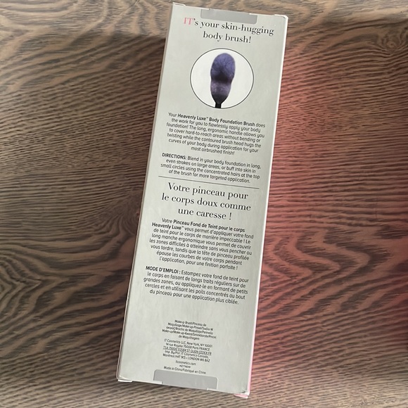 it Cosmetics Heavenly Luxe Body Foundation Brush #28 - Picture 2 of 4